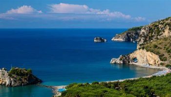 La Chiesa e il coraggio conciliare di andare incontro a un’umanità naufraga