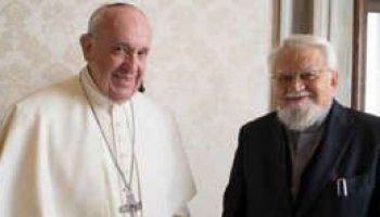 Il Papa scrive a Enzo Bianchi: «Fratello tu ora sei in croce come Gesù ma io sono accanto a te»