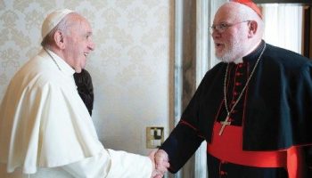 La vergogna guaritrice che apre le porte alla compassione: lettera del Papa al Card Marx invitandolo a ritirare le dimissioni e che accetta, commosso dalle parole di Papa Francesco…