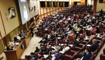 Importante discorso del Papa ai moderatori delle associazioni di fedeli, dei movimenti ecclesiali e delle nuove comunità