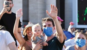 Il coraggio di scommettere sull’amore familiare (Omelia del Papa alla messa in piazza San Pietro)
