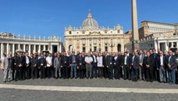 IL PAPA: «VOI APOSTOLI DELLA COMUNICAZIONE SIATE ESEMPIO DI COMUNIONE PER LA CHIESA E PER IL MONDO»