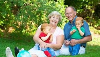 24 luglio: Giornata dei nonni. Perché vivere con un bravo nonno può decidere di una vita (di Pino Pellegrino)