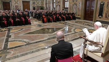 Il Papa ai partecipanti al convegno «La santità oggi». I santi non vengono da un mondo parallelo, ma dalla vita quotidiana del popolo di Dio