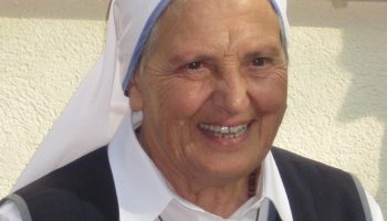 Madre Elvira: Dio esiste, non lasciatevi schiaffeggiare dal male