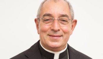 DE DONATIS SCEGLIE LA VIA DEL SILENZIO E LIBANORI NON CI STA. SI SPACCA IL CONSIGLIO EPISCOPALE