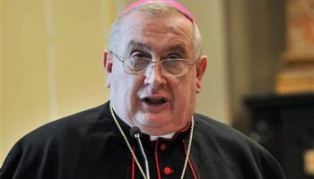 Sinodo. Il Vescovo di Novara Brambilla: «Il coraggio di cambiare. Spazio a poveri, famiglie, politica»