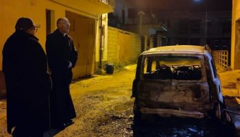 Auto bruciate, avvelenamenti: preti del Sud nel mirino della criminalità