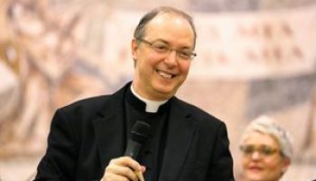 MONSIGNOR FRISINA: «CON LE MIE MUSICHE VI FACCIO VIAGGIARE DALL’INFERNO AL PARADISO»