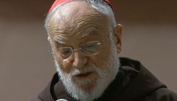 LA VERA POTENZA DI DIO SI RIVELA NELL’IMPOTENZA DEL CALVARIO (Omelia di padre Cantalamessa Venerdì Santo 2024)