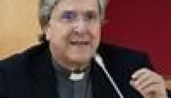 Preti e comunità: la missione condivisa in un mondo che cambia (Mons. Francesco Savino)