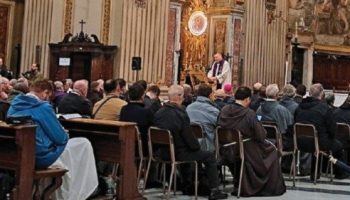 La “24 ore per il Signore” a Sant’Andrea della Valle. Abbraccio di riconciliazione