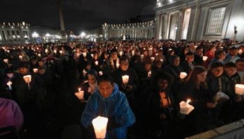 La veglia in piazza San Pietro. In Maria l’ardire di “combattere” con Dio per fare la sua volontà